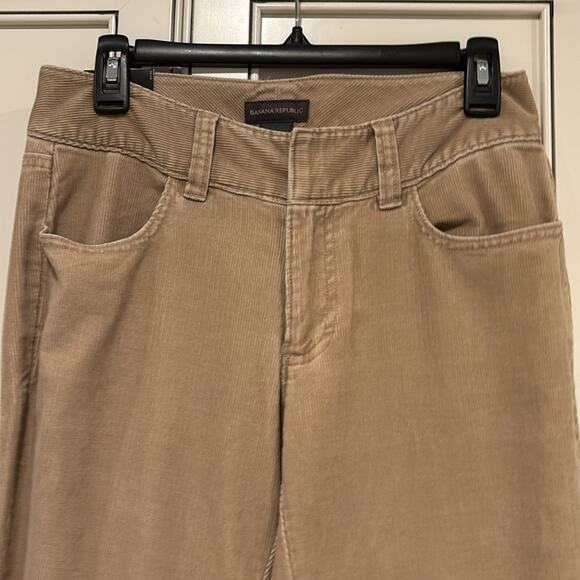 🔥🔥FIRE SALE 🔥🔥BANANA REPUBLIC light tan cords, size 6 - Picture 3 of 9
